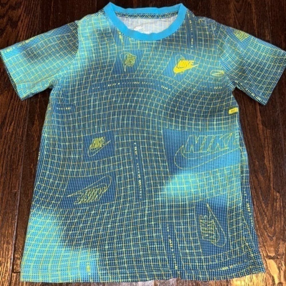 Nike the Nike Tee bleu and yellow graphic tshirt size large